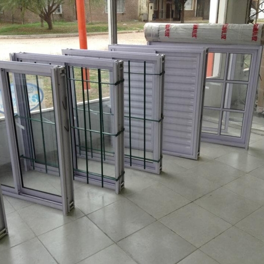 Alternative view of Ventana Herrero 1.80*0.90