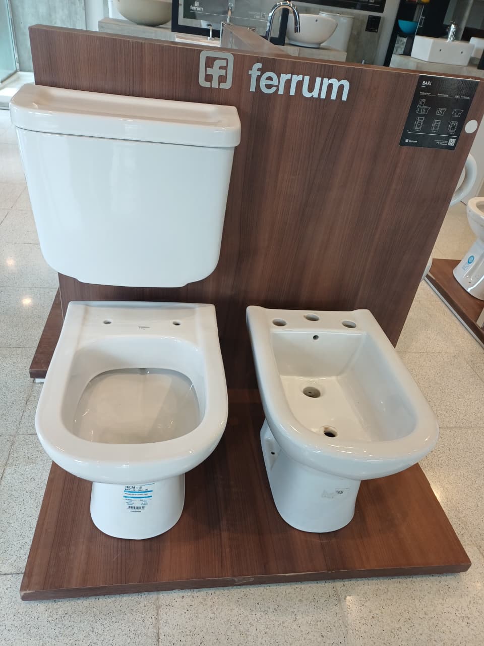 COMBO N° 3 Inodoro+Bidet+Deposito de colgar Bari